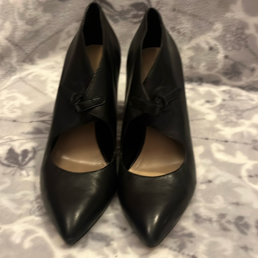 Black hight 4 size 7 and a half used for woman